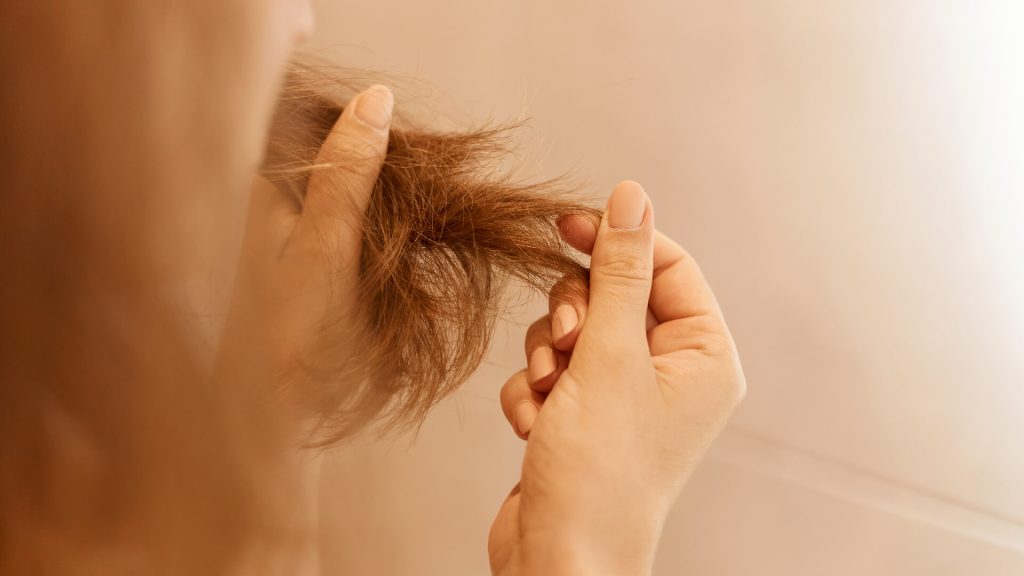 Deya Productos - Cómo Saber si tu Pelo Necesita Hidratación, Nutrición, Reconstrucción o Reparación y Cómo Tratarlo